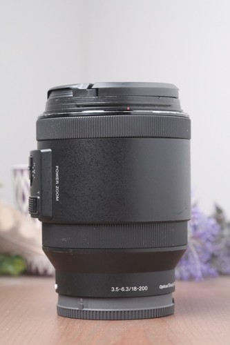 Sony obiettivo zoom 200 mm - 18-200,